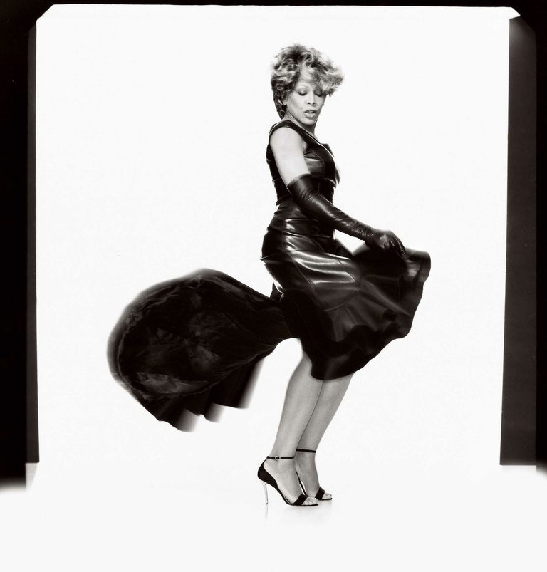 Oana Ivan Gallery - GBE_0020_Gilles Bensimon - Tina Turner - 1987.jpg