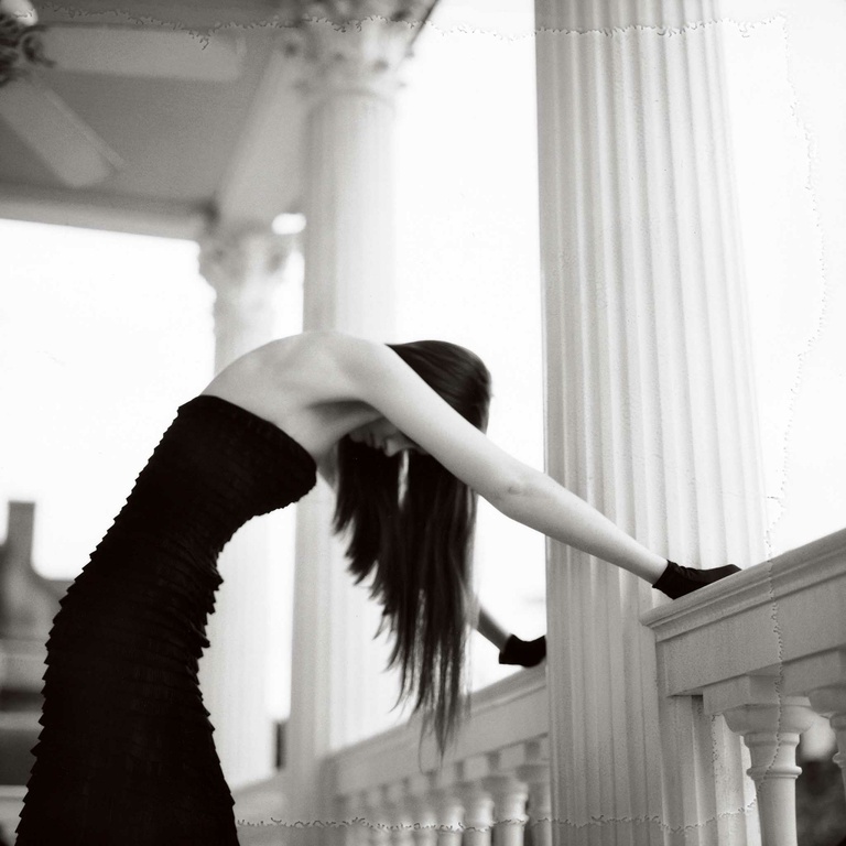 Oana Ivan Gallery - GBE_0032_Gilles Bensimon - Mathilde Pederson - 1999.jpg