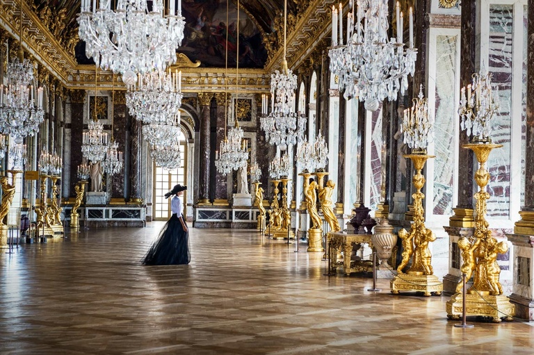 Oana Ivan Gallery - GBE_0015_Gilles Bensimon- Ines de la Fressange - 2014.jpg