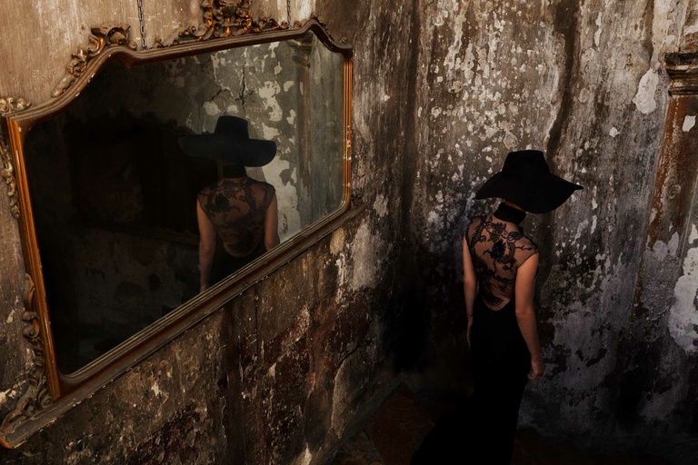 Oana Ivan Gallery - GBE_0014_Gilles Bensimon - BIANCA BALTI 2011.jpg